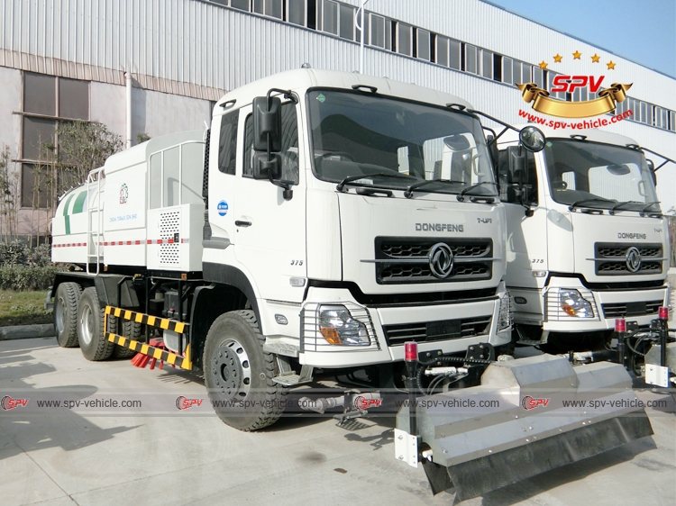 Right front view of Sewer Jetting Truck Dongfeng Kinland
